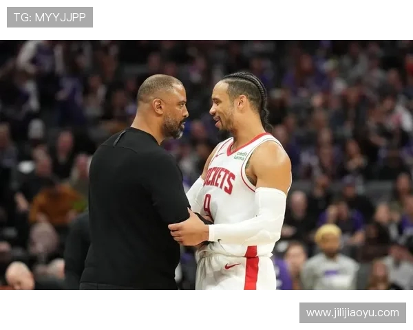 尼克斯与火箭全场对决精彩回顾及精彩瞬间分析